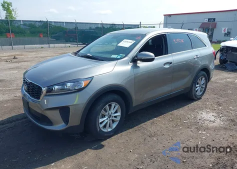 2019 Kia Sorento 2.4L Lx из США, поврежденный, VIN 5XYPG4A38KG513195